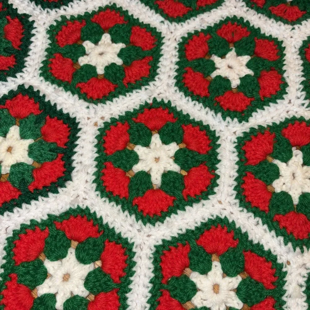 Vintage Christmas Granny Hexagons Crochet Afghan Sofa Lap Throw Blanket 48x30”